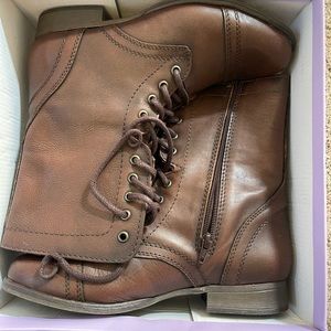 Steve Madden brown combat style boots. Size 9